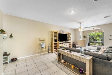 THIS METICULOUSLY MAINTAINED VILLA FLOWS EFFORTLESSLY FROM ROOM - photo 9
