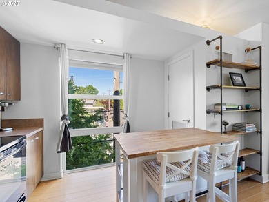 OPEN HOUSE Saturday, March 14th 11-1! Upper Floor Corner Condo