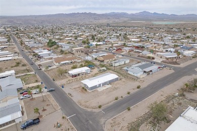 Located in the Central area of Bullhead City, this Manufactured