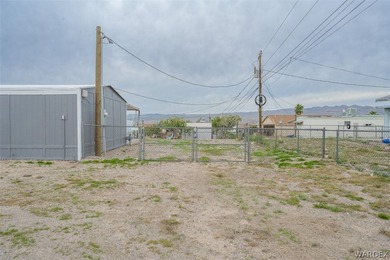 Located in the Central area of Bullhead City, this Manufactured