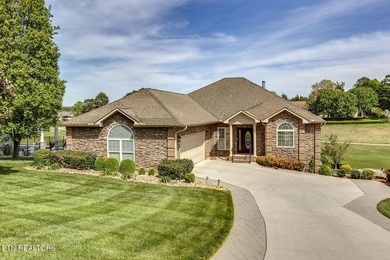 Welcome to 424 Wewoka Circle -- a stunning golf-front home - photo 1