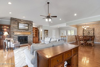 Welcome to 424 Wewoka Circle -- a stunning golf-front home - photo 6