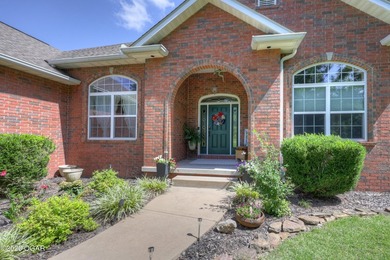 Welcome home to this immaculate 3-bedroom, 3 full-bath residence - photo 11
