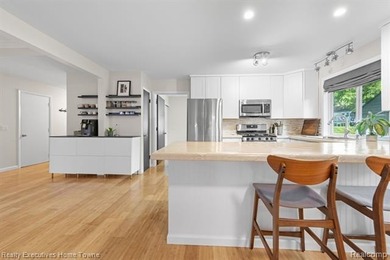 Location, location, location! Just two blocks from beautiful - photo 11