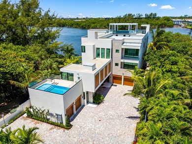 Completely surrounded by natural beauty, this new-construction - photo 1