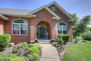 Welcome home to this immaculate 3-bedroom, 3 full-bath residence - photo 12
