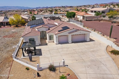 This stunning pool home with Great Views offers the perfect - photo 3
