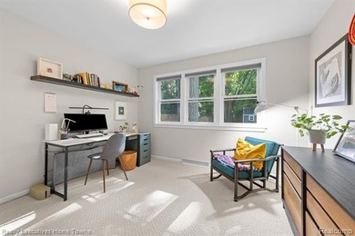 Location, location, location! Just two blocks from beautiful - photo 21