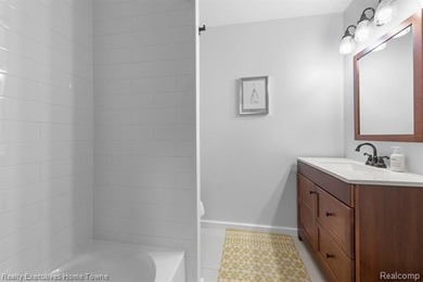 Location, location, location! Just two blocks from beautiful - photo 23