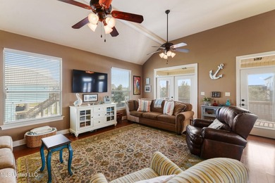 Spectacular home on a highly sought after street in Riverview - photo 7