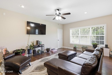 Welcome home to this immaculate 3-bedroom, 3 full-bath residence - photo 31
