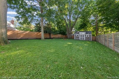 Location, location, location! Just two blocks from beautiful - photo 34