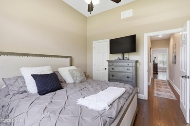 Welcome home to this immaculate 3-bedroom, 3 full-bath residence - photo 38
