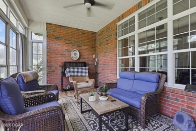 Welcome home to this immaculate 3-bedroom, 3 full-bath residence - photo 48