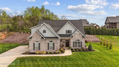 Back on the market due to Buyer's financing! Beautiful 4-bedroom - photo 1