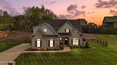 Back on the market due to Buyer's financing! Beautiful 4-bedroom - photo 2