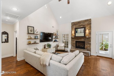 Back on the market due to Buyer's financing! Beautiful 4-bedroom - photo 6