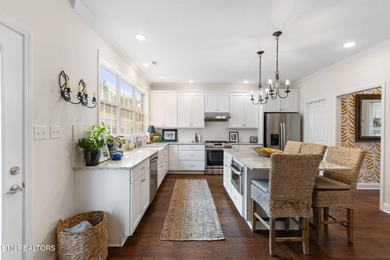 Back on the market due to Buyer's financing! Beautiful 4-bedroom - photo 10