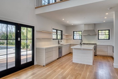 Welcome to 46 Towhee Trail, East Hampton, NY-a stunning new - photo 4