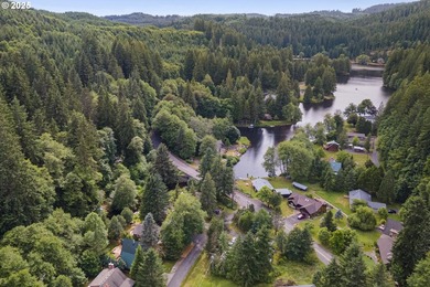 Flat, grassy lot lining Fishhawk Creek and just a stone's throw - photo 18