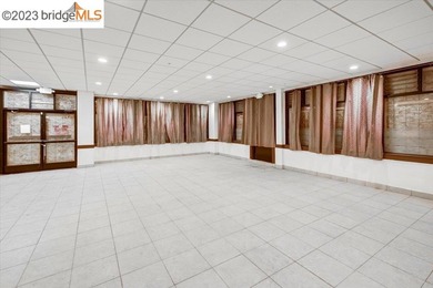 400 E. 12th Street is a 2,483 +/- SqFt ground-floor commercial