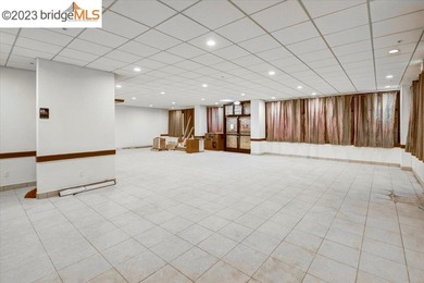 400 E. 12th Street is a 2,483 +/- SqFt ground-floor commercial