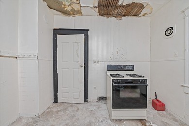 Amazing investment opportunity awaits. This 2 unit upper/lower - photo 11
