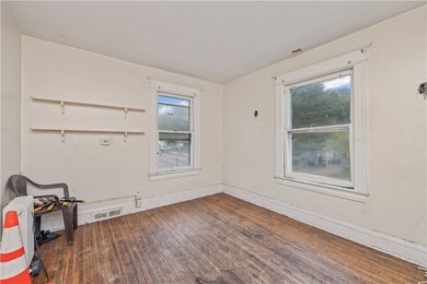 Amazing investment opportunity awaits. This 2 unit upper/lower - photo 13