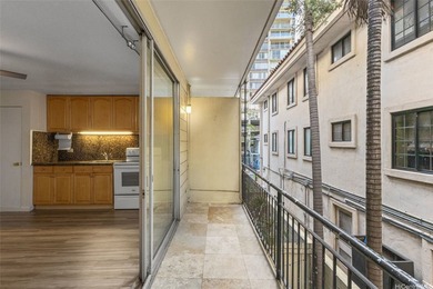 Rarely available apartment building in Waikiki, offering strong - photo 14