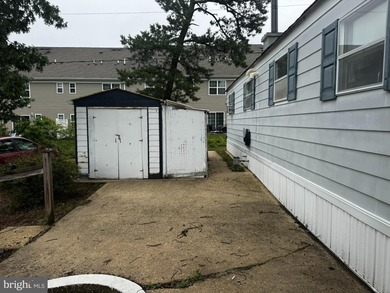 This 1960's 2 bedroom, single-wide mobile home offers a great - photo 16