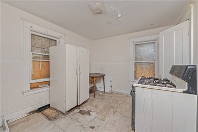 Amazing investment opportunity awaits. This 2 unit upper/lower - photo 17