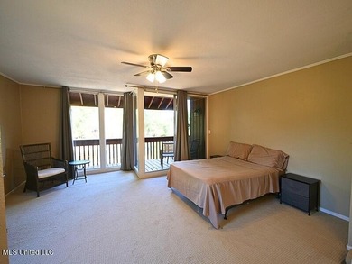 This move-in-ready condominium is ideally located in a desirable - photo 8