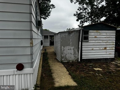 This 1960's 2 bedroom, single-wide mobile home offers a great - photo 18