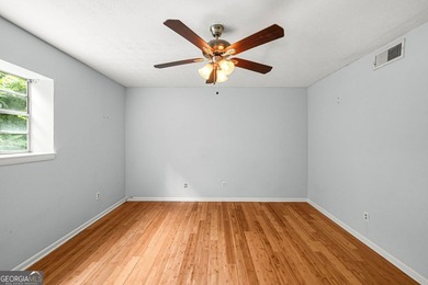 This perfectly located 2 bedroom, 1.5 bathroom home is ready for - photo 19