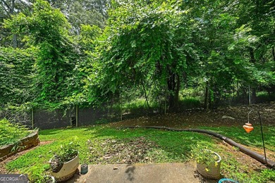 This perfectly located 2 bedroom, 1.5 bathroom home is ready for - photo 22