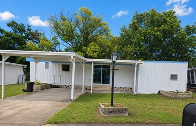 Now available in the desirable 55+ Maplewood Estates community - photo 1