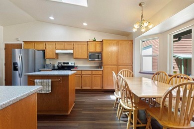 2,049 SQ FT HOME WITH A 3-STORY 3,242 SQ FT SHOP SPACE ON 1.46 - photo 18