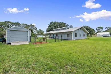 Old Florida Charm meets modern updates! This well-maintained - photo 19
