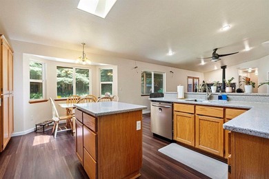 2,049 SQ FT HOME WITH A 3-STORY 3,242 SQ FT SHOP SPACE ON 1.46 - photo 21