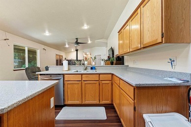 2,049 SQ FT HOME WITH A 3-STORY 3,242 SQ FT SHOP SPACE ON 1.46 - photo 22