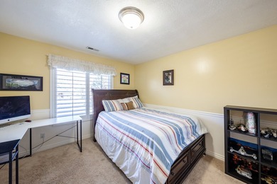 Beautiful, unique home with tall ceilings, real hardwood, new - photo 31