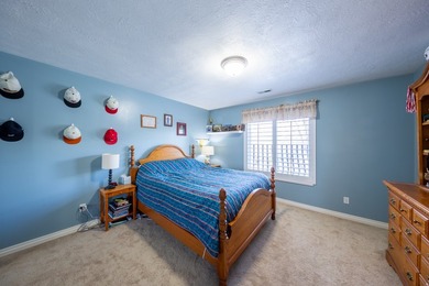 Beautiful, unique home with tall ceilings, real hardwood, new - photo 32
