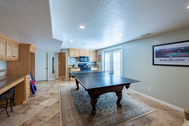 Beautiful, unique home with tall ceilings, real hardwood, new - photo 33