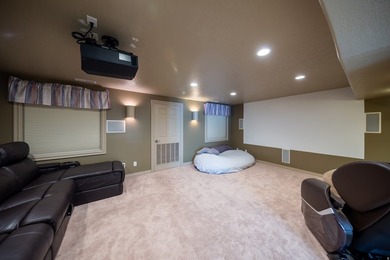 Beautiful, unique home with tall ceilings, real hardwood, new - photo 36