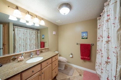 Beautiful, unique home with tall ceilings, real hardwood, new - photo 39