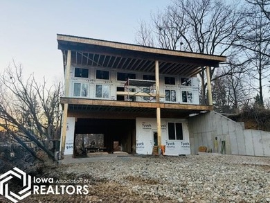 Holiday Lake Home For Sale in Brooklyn Iowa