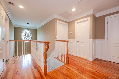 This beautifully maintained 3-bedroom, 3-bath end-unit townhome - photo 11