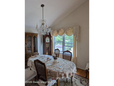 Welcome to an exceptional opportunity at 653 Hylan Boulevard, a - photo 11