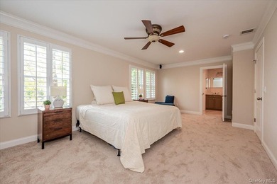This beautifully maintained 3-bedroom, 3-bath end-unit townhome - photo 13