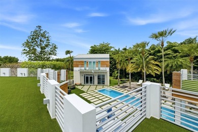 Experience unparalleled modern luxury in this spectacular split - photo 16